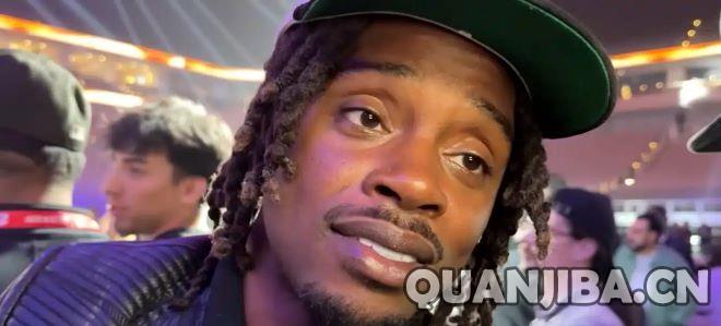 阿瓦雷兹原本147磅级别，实际上体型并不