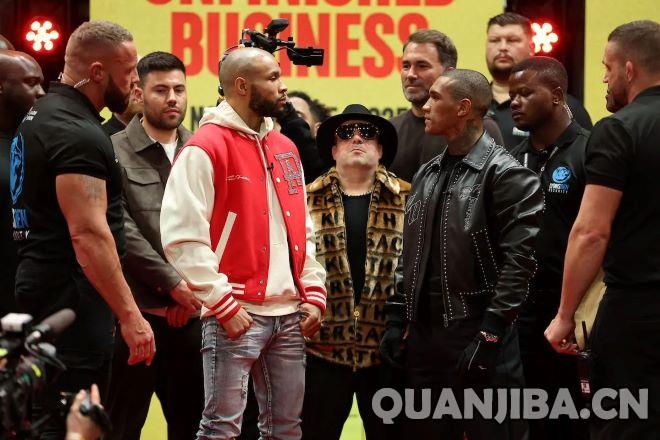 尤班克与康纳·本举行发布会，二战将于