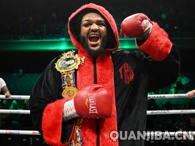 特什克瓦力压弗雷泽，问鼎英国重量级拳