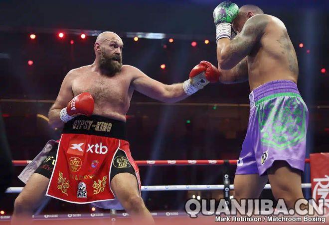 泰森-富里宣布有望于2026年重返拳坛