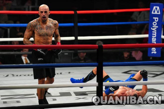 卡拉伊季奇七回合两次击倒格沃兹达克强