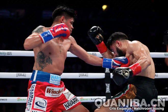 纳瓦雷特11回合技术性击倒努涅斯，成为