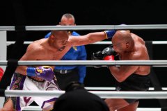 传奇之战平局收场！泰森与琼斯打满八回合结束