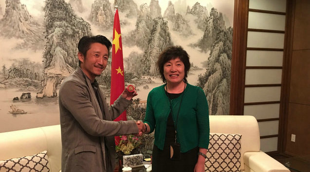 邹市明-章启月-1.jpg