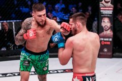 阿莫索夫点数完胜斯托利成功卫冕Bellator次中量级