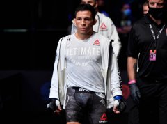 UFC冠军挑战者约瑟夫·贝纳维德兹宣布退役
