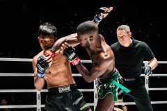 ONE周五格斗夜14战报：塞克桑肘击TKO获胜、弗拉利