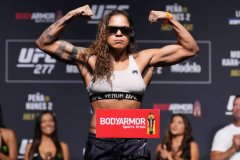 UFC 277赛前称重图集！佩娜vs努涅斯冠军二番战