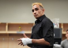 前UFC轻量级临时冠军托尼·弗格森酒驾撞车被捕