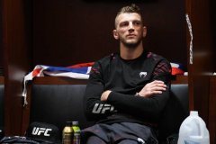 UFC 285：丹·胡克因伤退赛