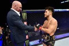 UFC总裁白大拿表示赛胡多不能直接挑战沃卡诺夫