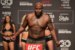 UFC格斗之夜：阿尔梅达vs刘易斯！赛前称重图集
