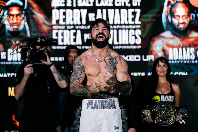 裸拳BKFC 56赛前称重图集！前UFC冠军阿瓦雷兹vs佩