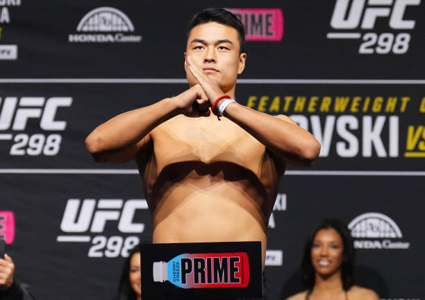 中国选手张名扬明日出战！UFC 298赛前称重图集