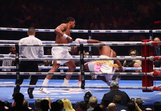 约书亚：纳干诺可以继续打拳，还有潜力