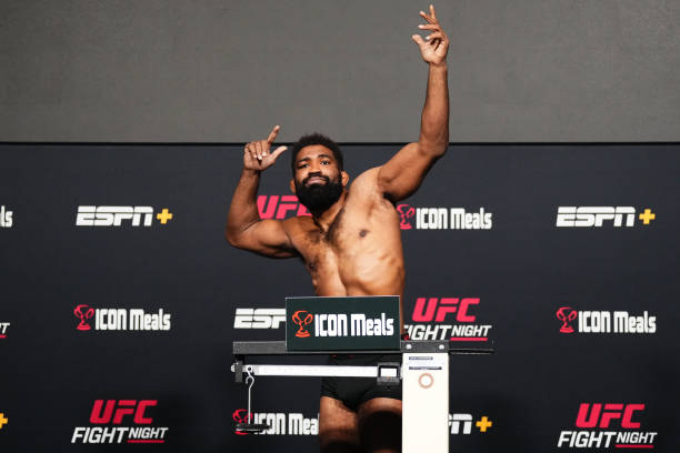 UFC格斗之夜：艾伦vs柯蒂斯2！赛前称重图集