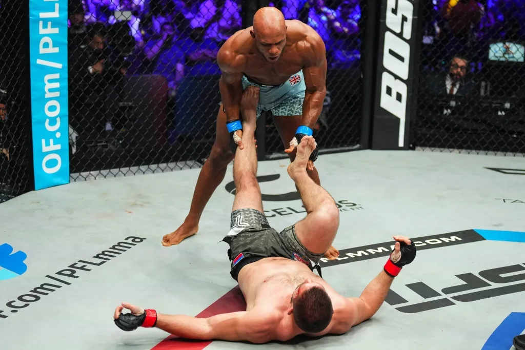 PFL 4战报：瓦塞尔分歧判定险胜，迪切娃首局TK