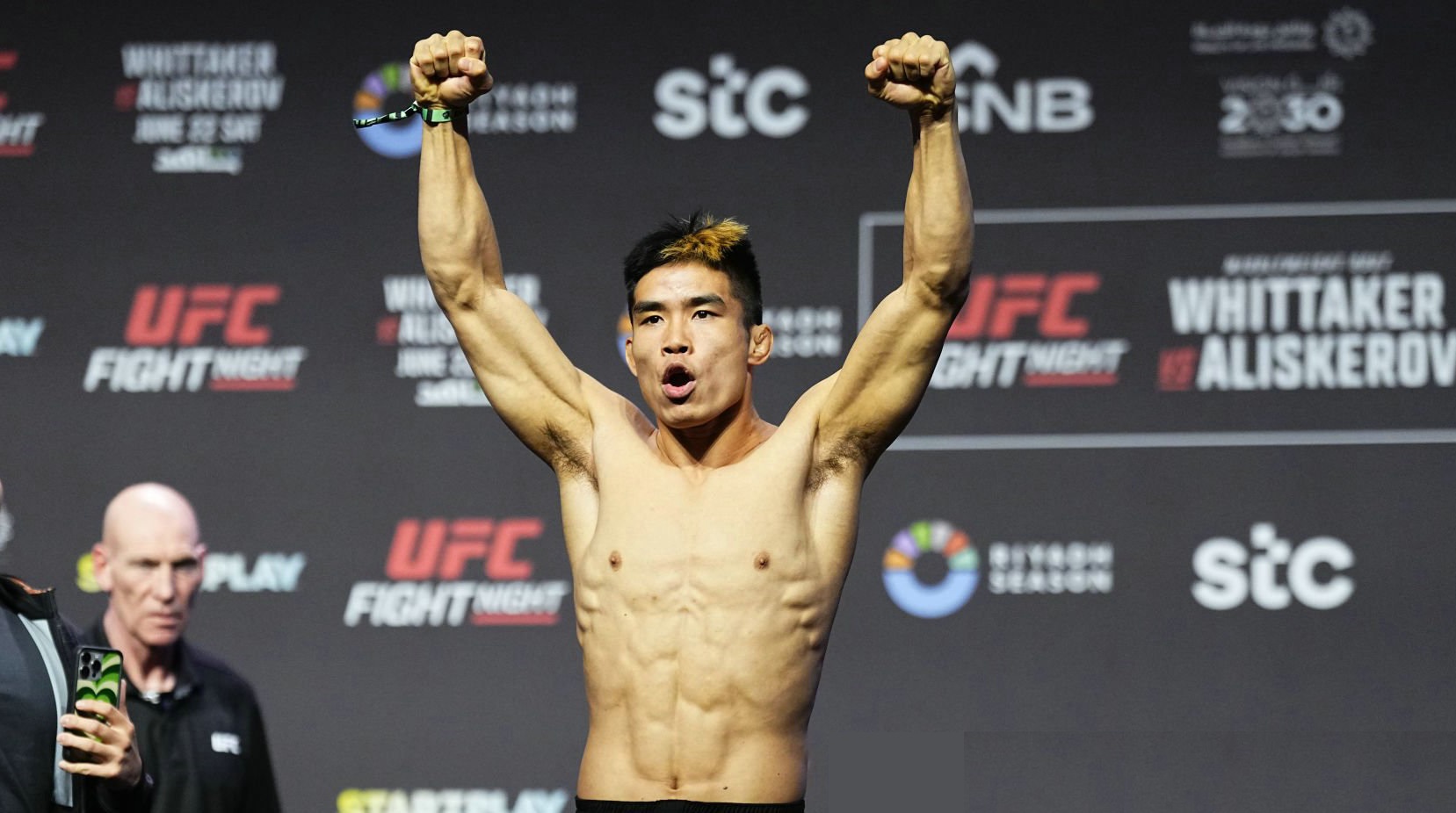 中国选手肖龙今晚出战！UFC格斗之夜赛前称重图
