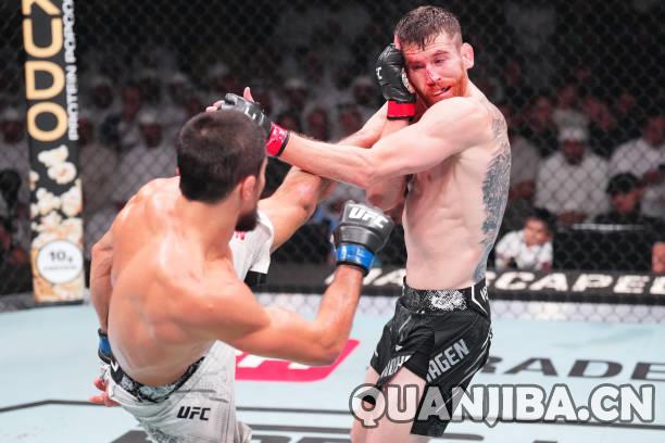 金身不倒!乌马尔·努马戈梅多夫(成都泰拳)连胜保