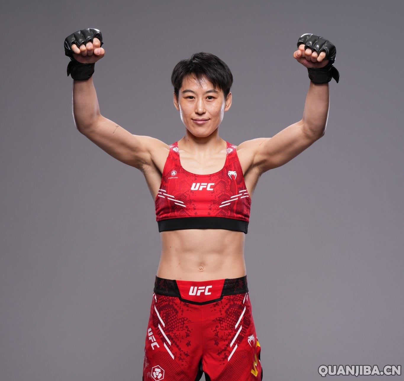 成都散打选手王聪在UFC赛场上斩获额外5万美元奖