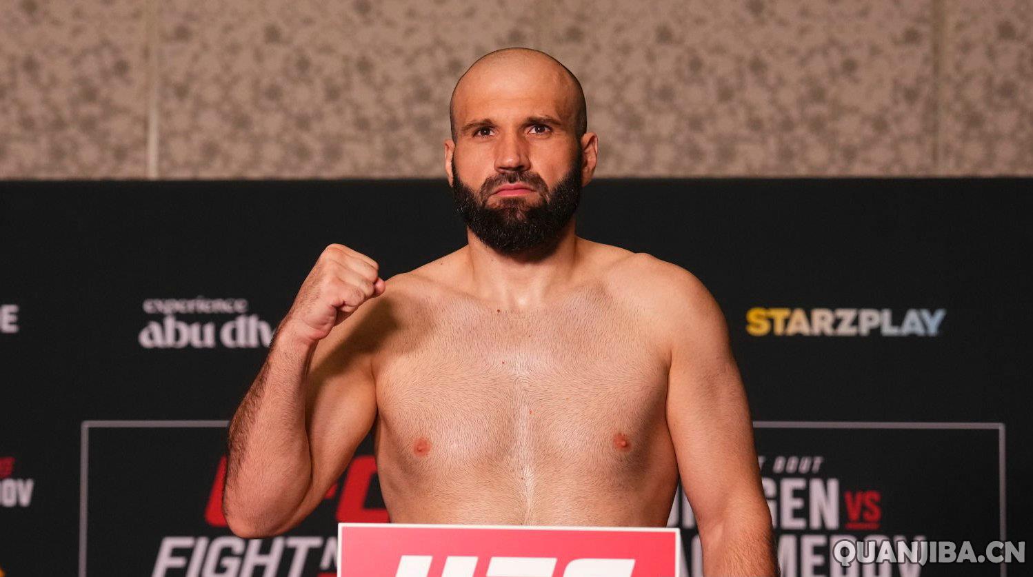 俄罗斯泰拳高手阿扎马特·穆尔扎卡诺夫退出UFC 309期拳击比赛