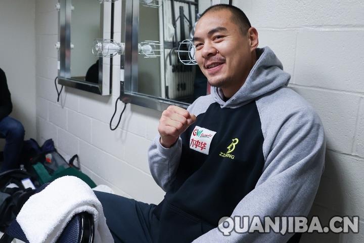 张志磊自信击倒卡巴耶尔，荣获WBC过渡拳王称号