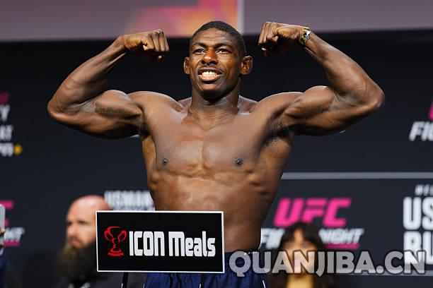 UFC格斗之夜：乌斯曼对战巴克利！拳击赛前称重盛况揭秘