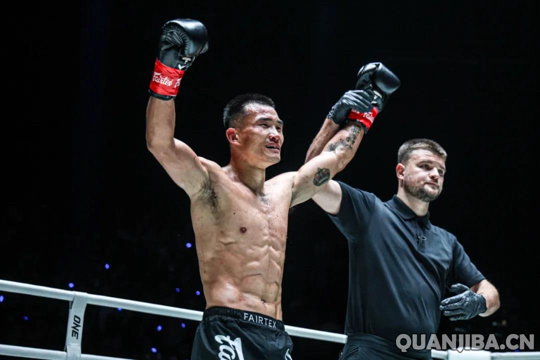 ONE周五格斗夜124赛事回顾：赵崇阳在第二回合击倒对手，向罗唐武尊发出挑战，
