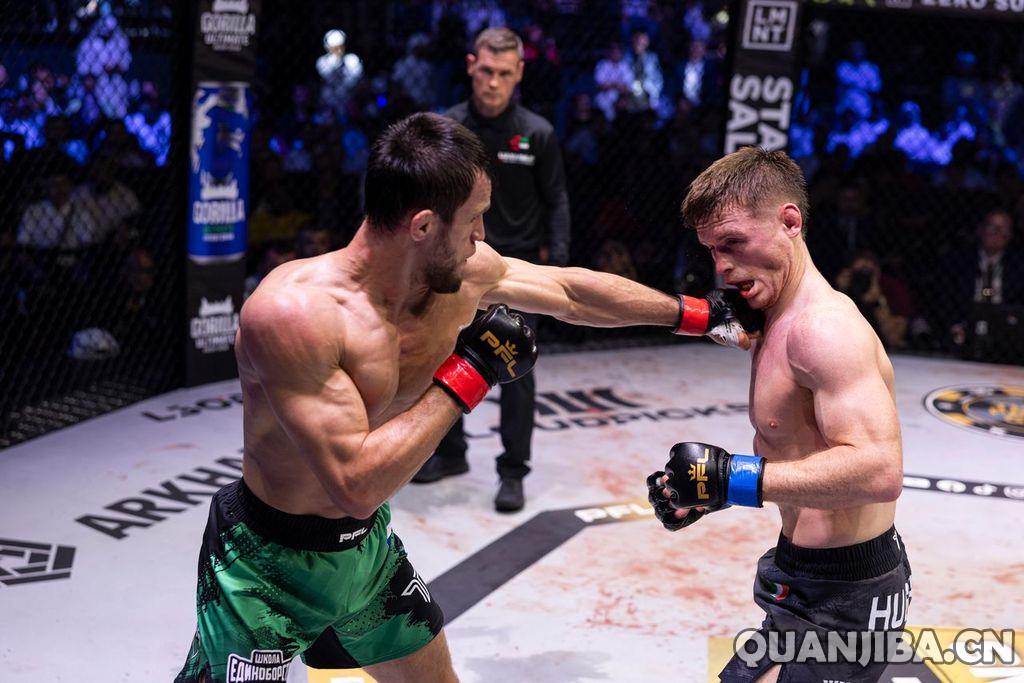 乌斯曼·努马戈梅多夫与科里·安德森齐心协力赢得PFL拳击金腰带