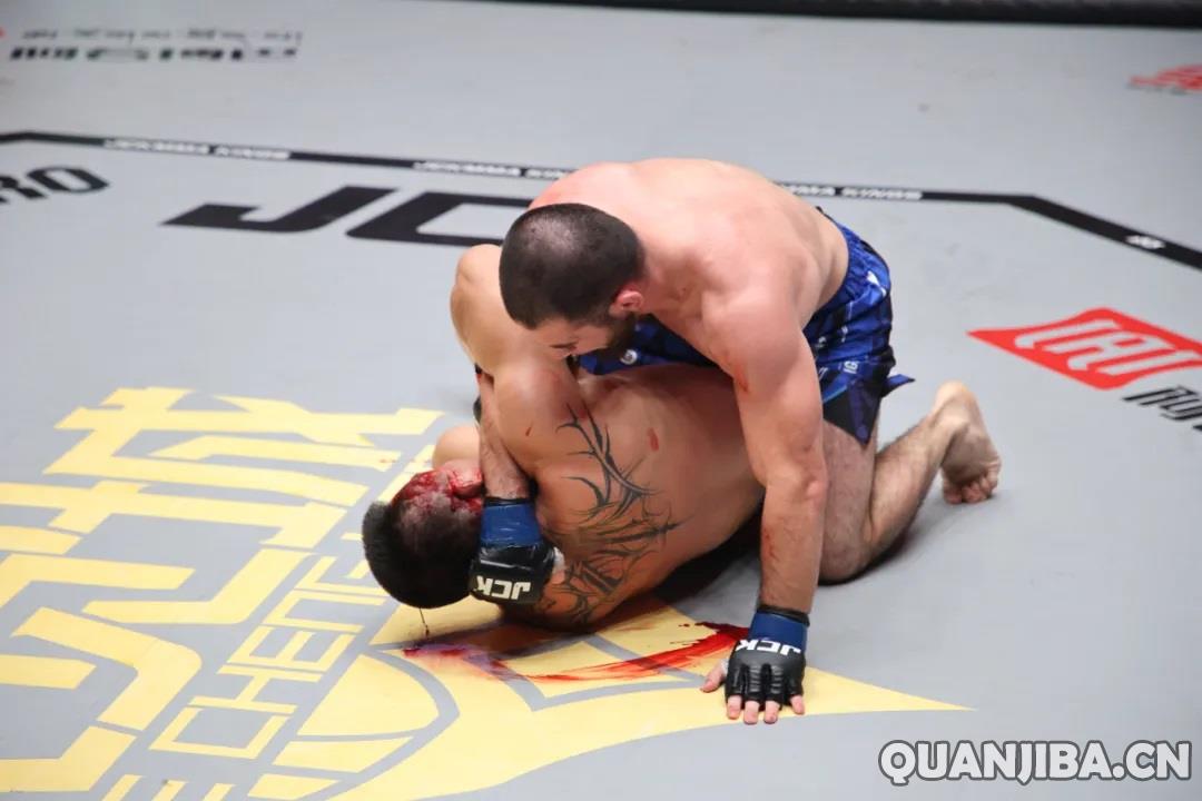 杨兴强与阿扎特别克再创辉煌，鲁斯塔姆别克斩获新胜 | JCK觉城之夜N111拳击战