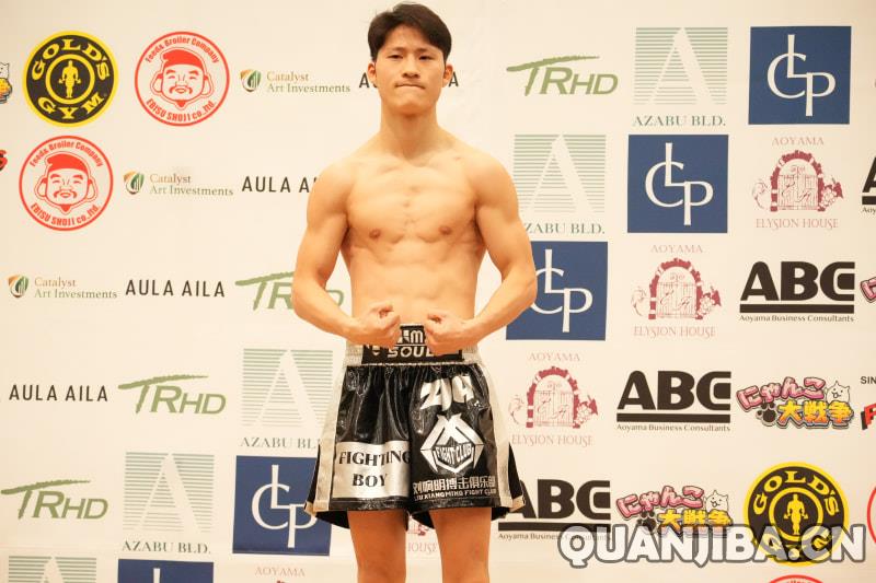 成都散打名将张景辉明日冲击K-1冠军头衔